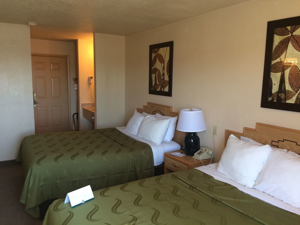 Red Roof - Midtown Motel 2*