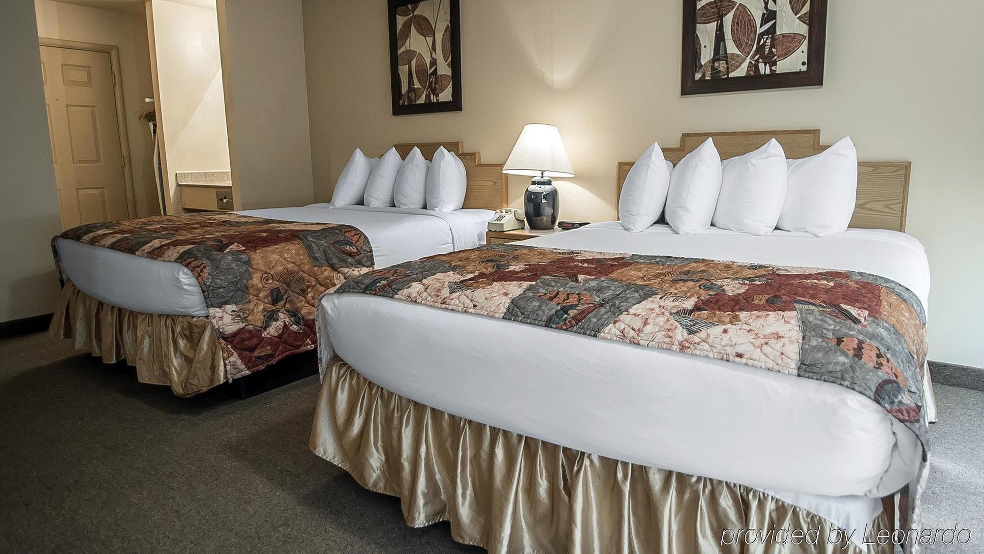 Red Roof - Midtown 2*